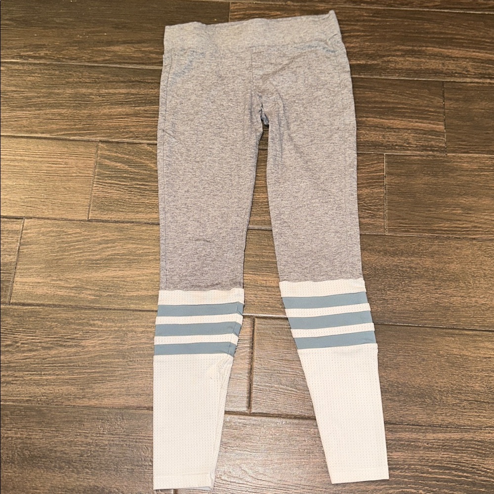 3 Bombshell leggings!! Size XS. Like new condition! - Picture 2 of 5